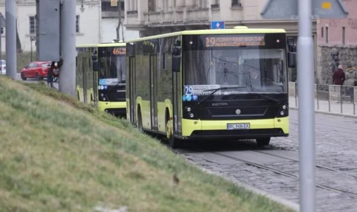 Kyivstar outage affects the operation of electronic displays at bus stops in Lviv