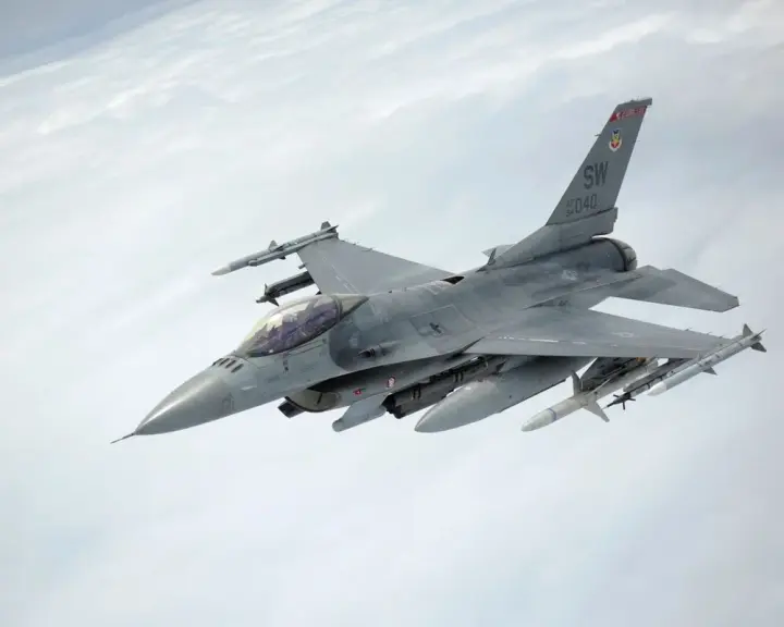Україна отримає 8 мільярдів євро та літаки F-16 від Данії