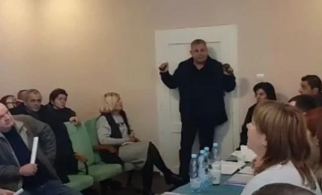 Підрив гранати у сільраді на Закарпатті: депутат отримав підозру в скоєнні теракту