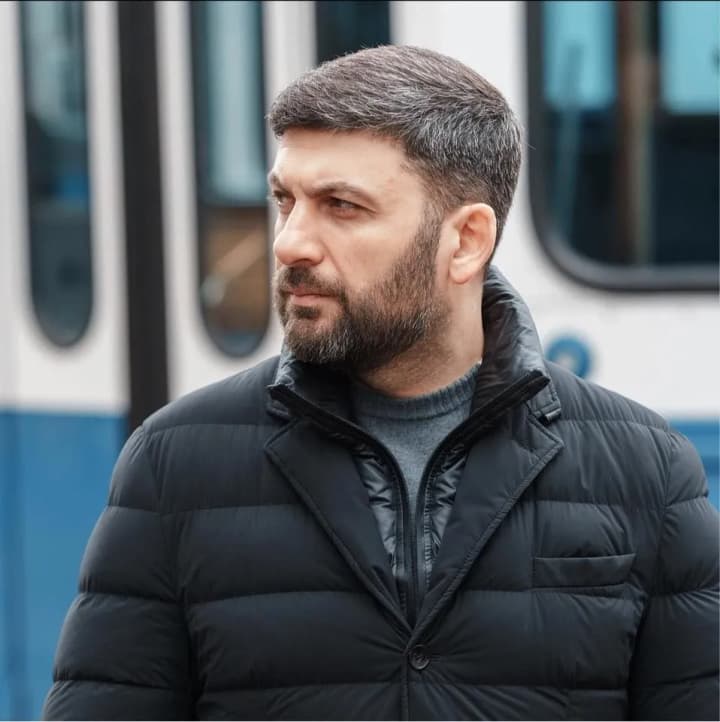 Винницкий облсовет пиарит Гройсмана на помощи армии от общин - СМИ