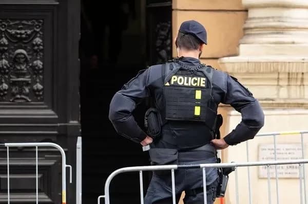 У Празі сталась стрілянина у школі: є загиблі та постраждалі