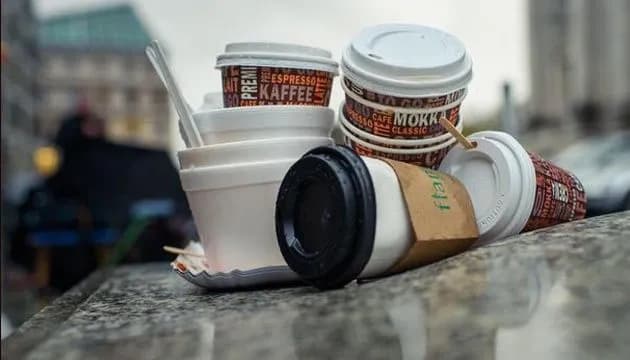 В Литве хотят запретить пластиковую посуду в кафе и на массовых мероприятиях