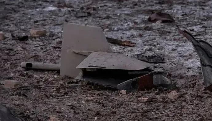 В Николаеве обломки сбитого "шахеда" упали на гаражи 