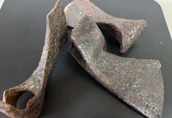 Ukrainian tried to mail axes of the Cossack era and Kievan Rus to the United States