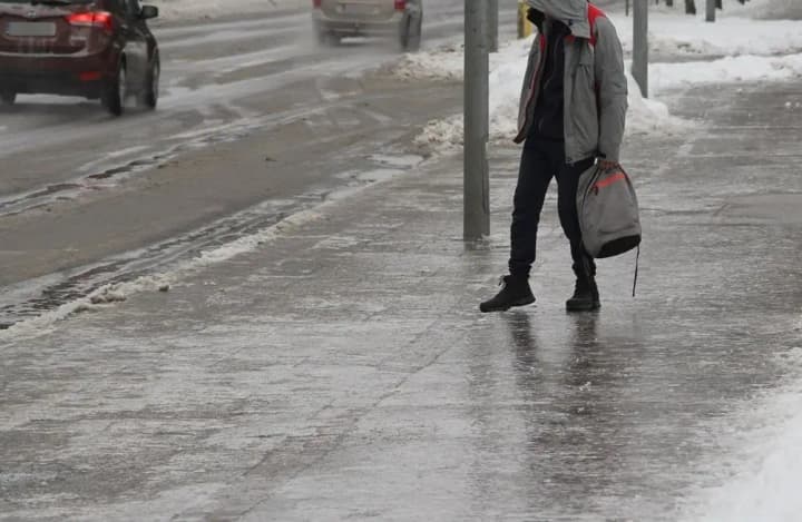 Yellow level of danger: residents of Kyiv region are warned about ice