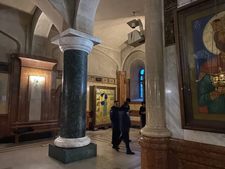 In Georgia, an icon depicting Stalin was poured with paint