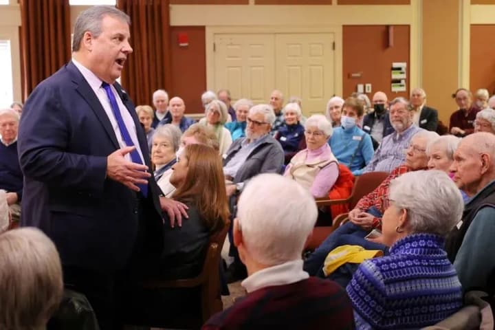 Один із кандидатів у президенти США вийшов із перегонів