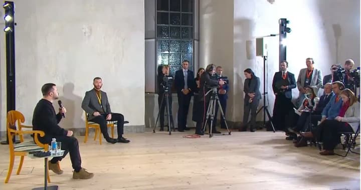 Зеленский рассказал о работе Кабмина: управлять такой махиной сложно, ее можно упростить с помощью диджетализации