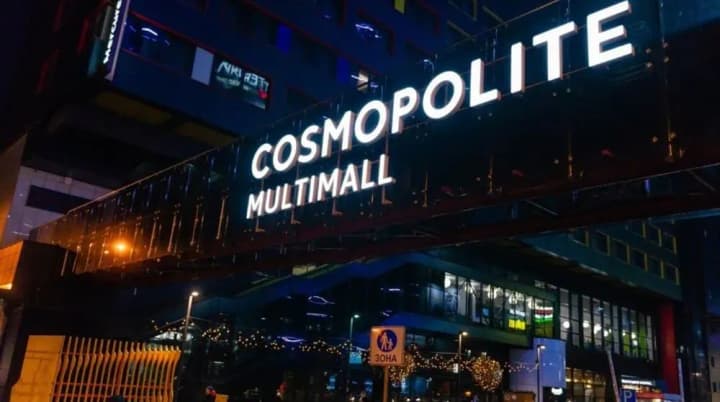 В Киеве в ТРЦ "Космополит" произошло возгорание, предварительно в детской комнате