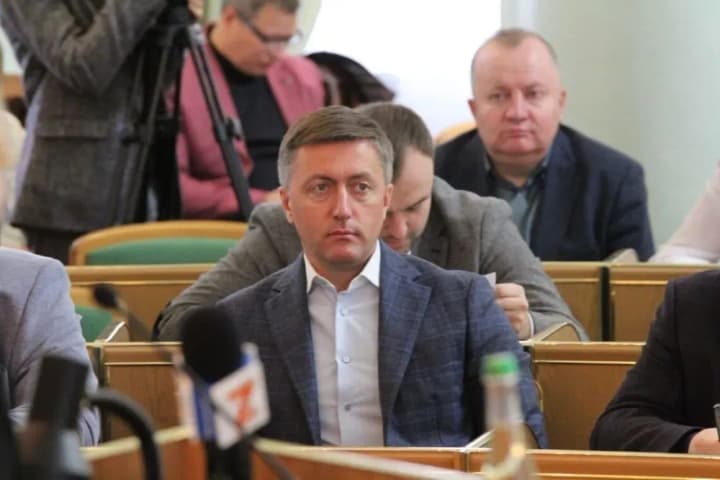 Спроба підкупу топпосадовців у сфері відновлення: нардепу Лабазюку продовжили дію обов'язків