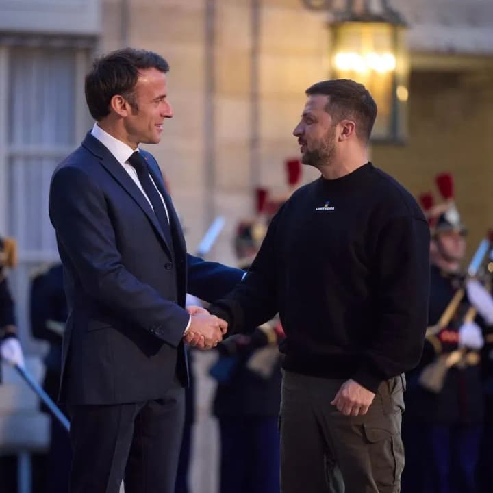 Zelenskyy calls Macron: discusses next military aid package from France