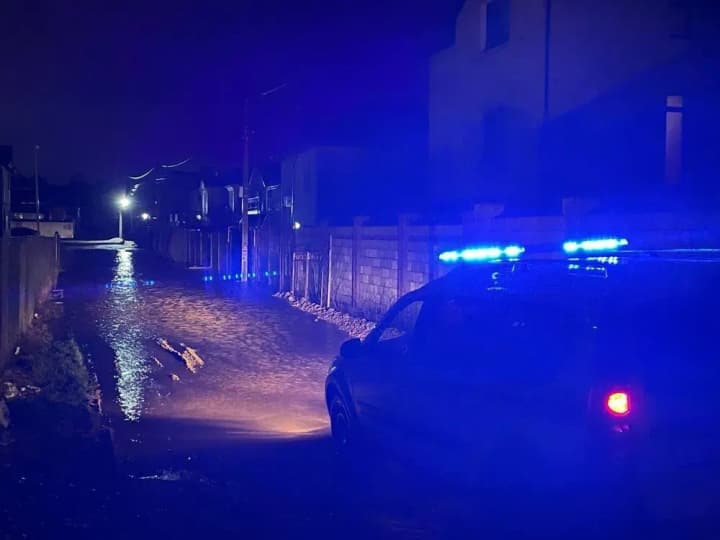 Houses and streets flooded, people evacuated: heavy rainfall in Sevastopol