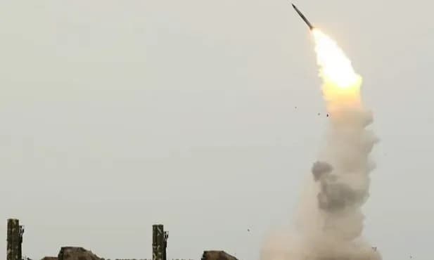 Ворог у Харкові вдарив по житловій забудові, пошкоджений будинок