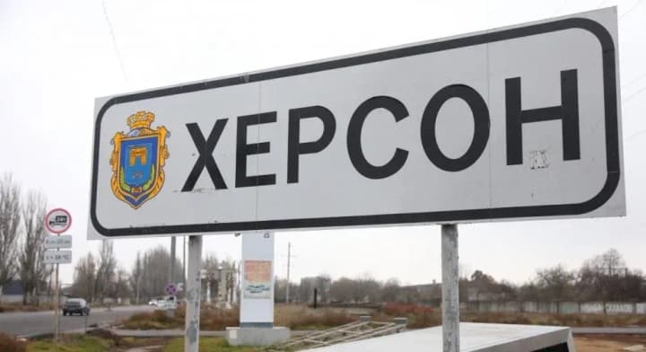 russian troops shell Kherson's central district: 52-year-old man wounded