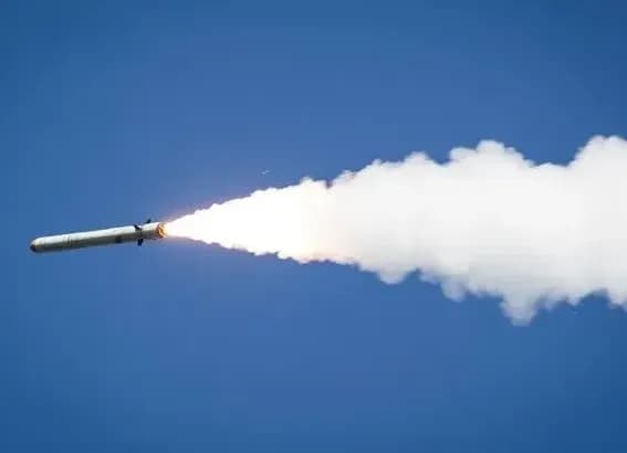 В Повітряних силах повідомили про ворожі ракети, які прямують на південний захід