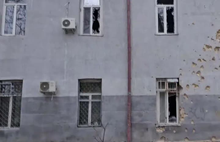 Обстрел рф больницы в Херсоне: ранены трое медиков