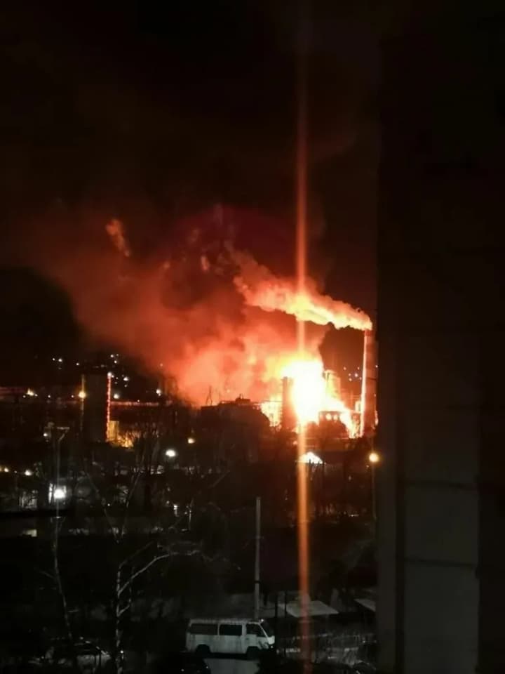 SBU drones attack oil refinery in Tuapse, Russia - sources