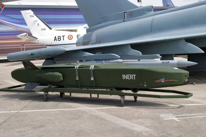 Германия рассматривает возможность предоставления крылатых ракет Великобритании и Франции для вооружения Украины - Bloomberg