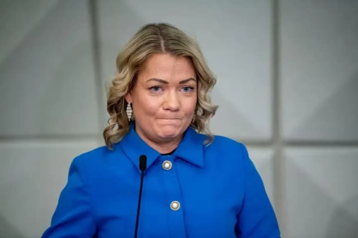 Міністерка освіти Норвегії, яка виступала проти плагіату подала у відставку: посадовицю спіймали на плагіаті магістерської