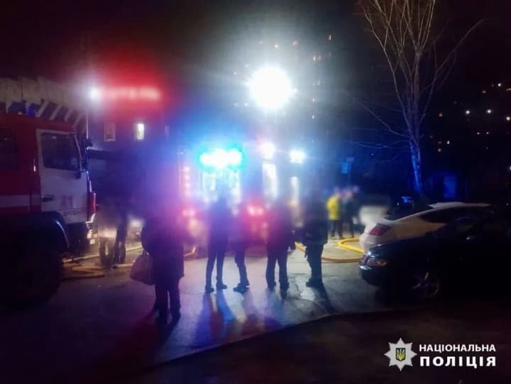У Броварах на Київщині горить багатоповерхівка, є постраждала