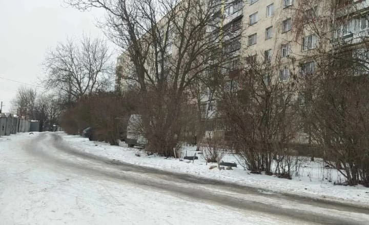 In the city run by Groysman's ally, people are offered to pay separately for snow removal or do it themselves