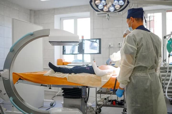 Біржа Благодійності "ДоброДій" відзвітувала про допомогу медзакладам: ремонт операційних, ліки, навчання медиків