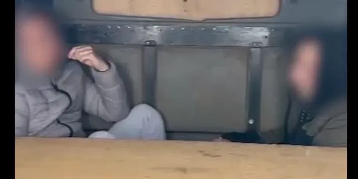 Two men tried to travel abroad in the trunk lining of a car