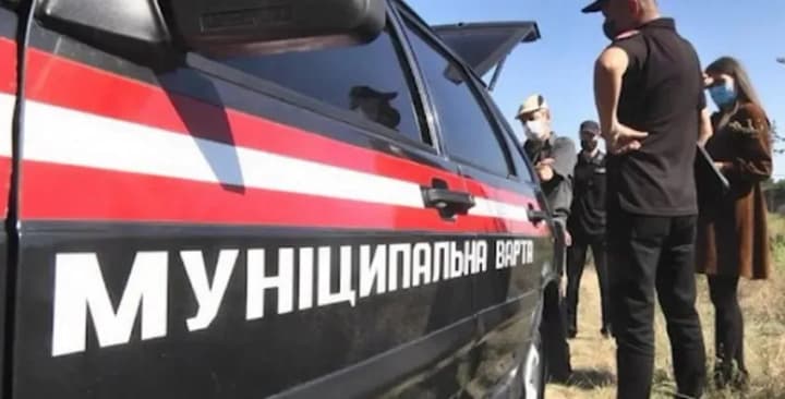 Fines for grandmothers and racketeering: what does the "Municipal Guard" of the city run by Groysman's ally do