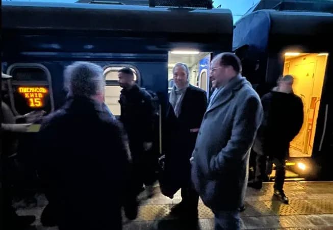 До Києва з візитом прибув глава МЗС Португалії