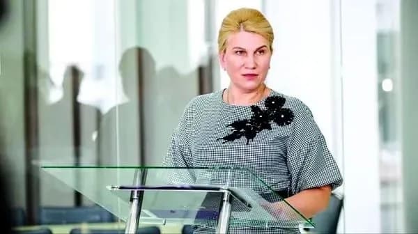 Преступление без наказания: скандальная экс-чиновница путешествует по миру вместо ответственности за "сбыт" одесского онкоцентра