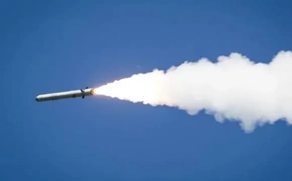 В Киеве прогремели мощные взрывы. Работает ПВО