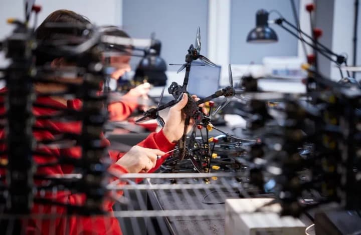 Боррелю показали, як Україна створює "Армію дронів"