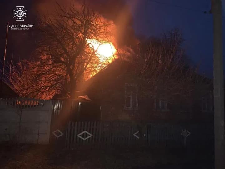 росіяни вдарили по житлових будинках у Вовчанську