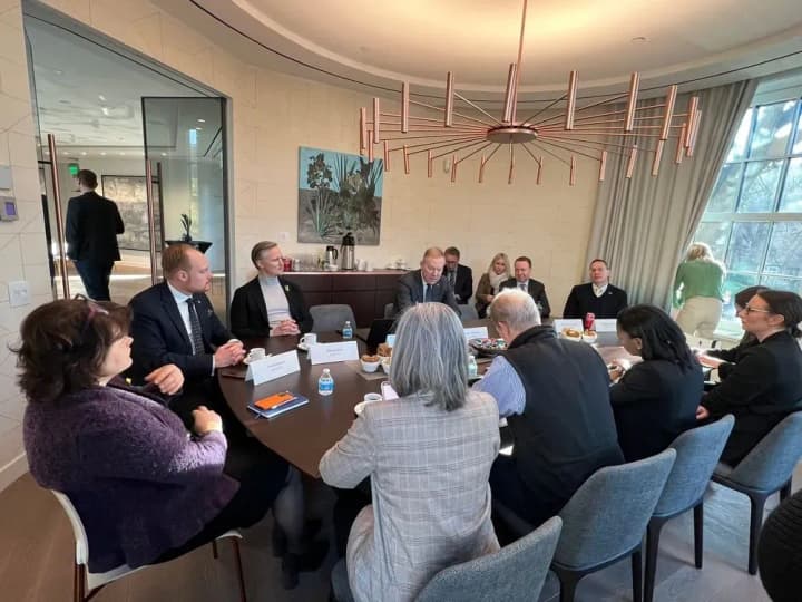 Законодавці країн Балтії та Північної Європи висловили в США занепокоєння щодо затримки допомоги Україні