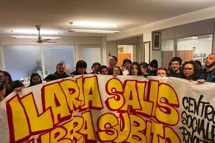 Активісти захопили консульство Угорщини у Венеції