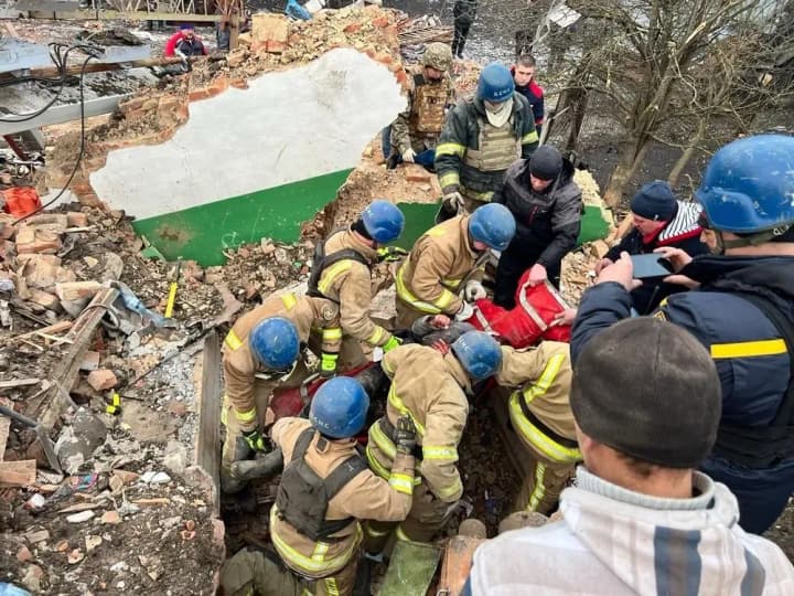 Авіаудар по Сумщині: росіяни поцілили в майстерню агрофірми та вбили трьох й поранили чотирьох працівників