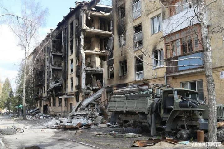 Катівня у Гостомелі: окупанти тримали людей в морозильній камері їдальні ДП "Антонов"