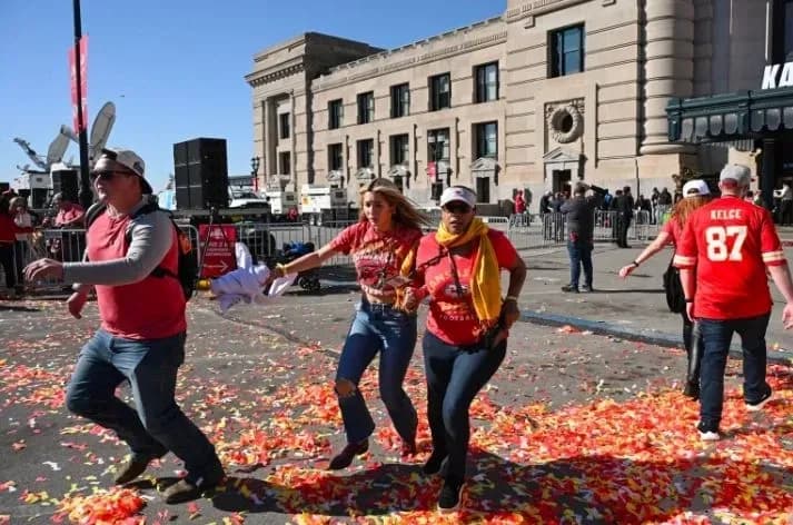 Shooting at Super Bowl victory celebration in the US: one dead and one wounded