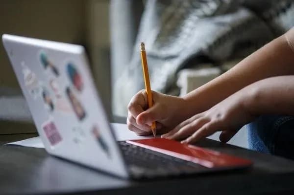 Schools in Poltava will switch to remote learning on February 22 and 23: why