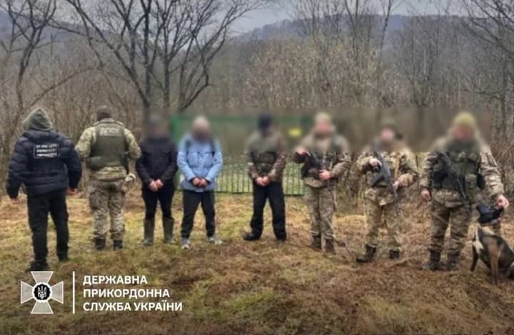 Группы мужчин пытались нелегально пересечь границу со Словакией