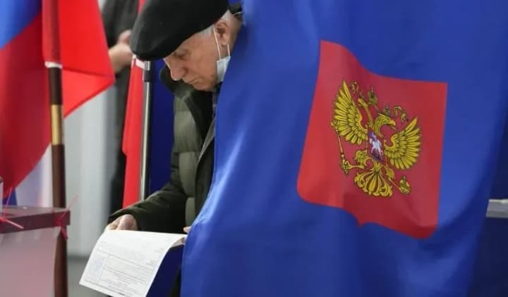 На окупованих територіях загарбники роздали план явки на "вибори" – ЦНС