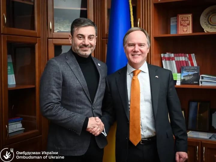 Омбудсман обговорив з Послом Британії повернення викрадених рф людей