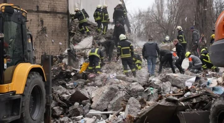 В Одесі виявили тіло девʼятої жертви ворожого обстрілу