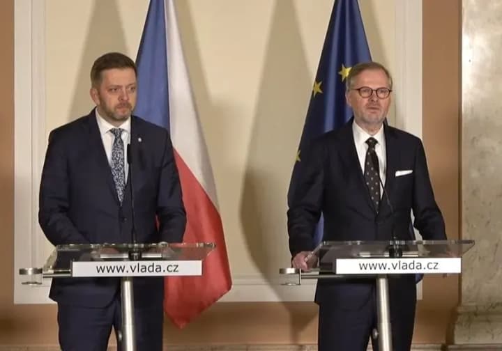 Чехия не будет выдавать вид на жительство россиянам и белорусам