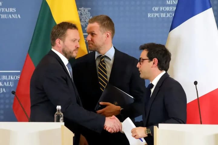 Ukraine did not ask to send troops, but we do not rule out anything - French Foreign Ministry