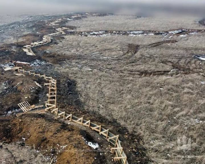 Україна будує три лінії оборони протяжністю у 2000 кілометрів - Зеленський 