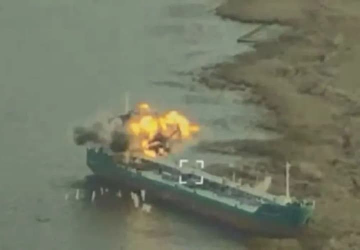 Командующий Воздушных сил показал видео ударов по вражескому пункту управления