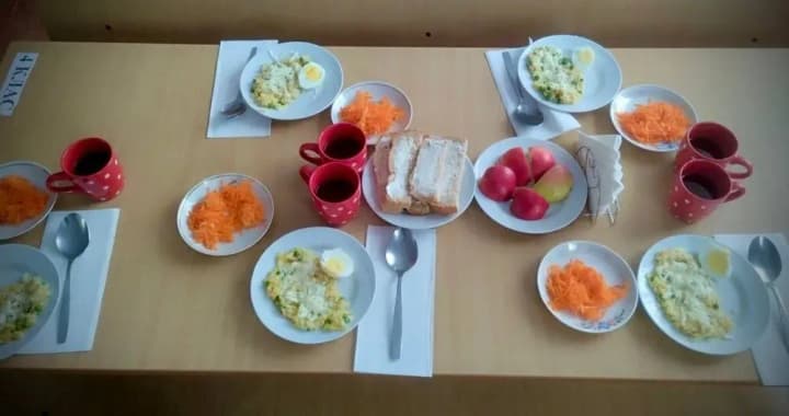 Більше фруктів і менше цукру: школярі Одещини дегустують нове меню