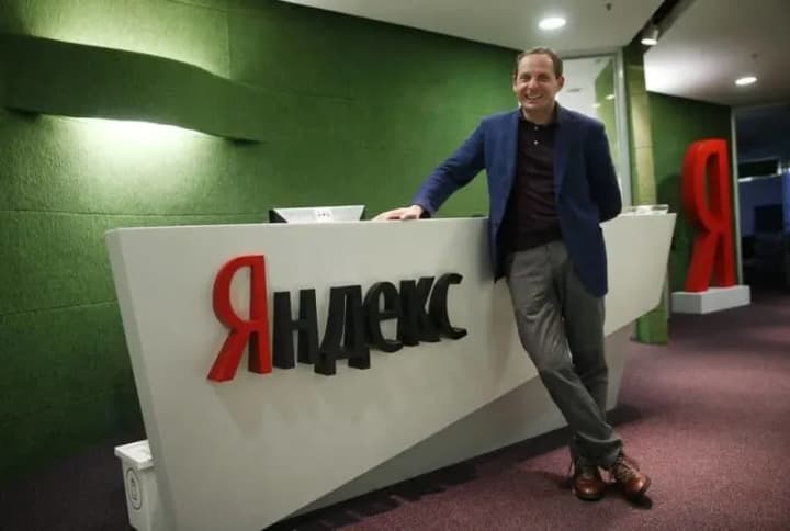 ЄС зняв санкції з засновника яндекса, одного з ексвласників МТС і пропутінського байкера зі Словаччини
