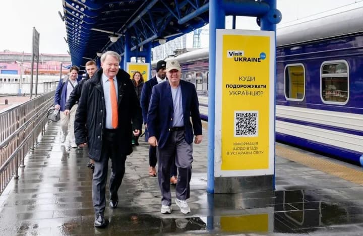 До Києва прибув сенатор США Ліндсі Грем